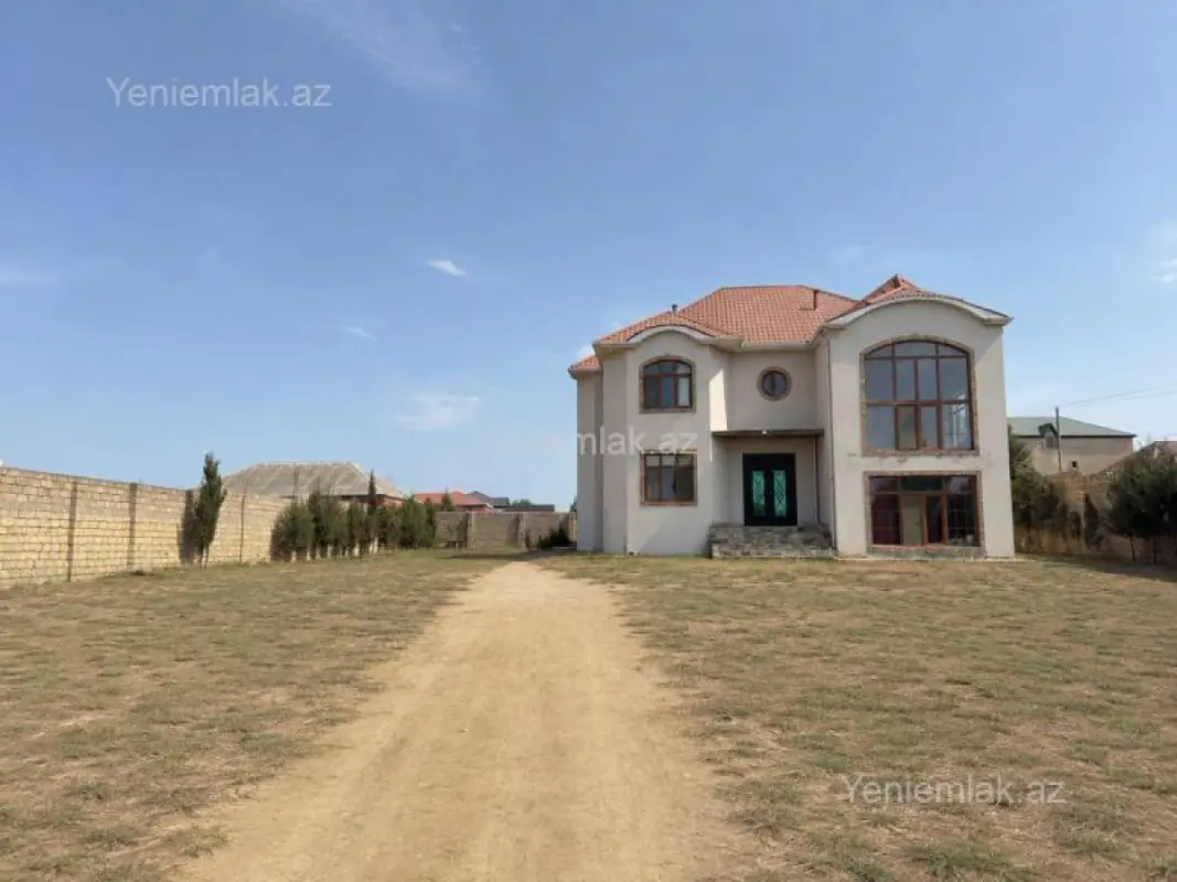 Satılır 6 otaqlı həyət evi 450 m²