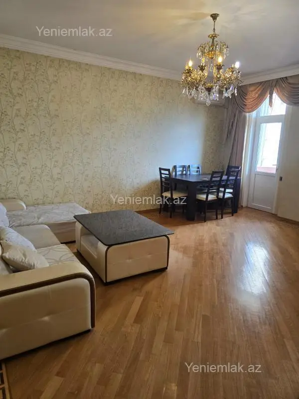 Satılır 3 otaqlı yeni tikili 135 m²