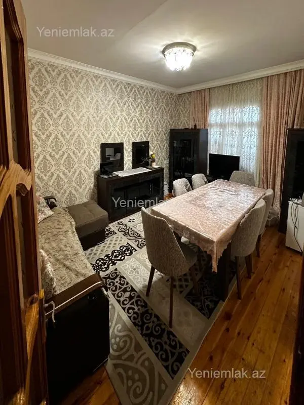 Satılır 2 otaqlı köhnə tikili 54 m²