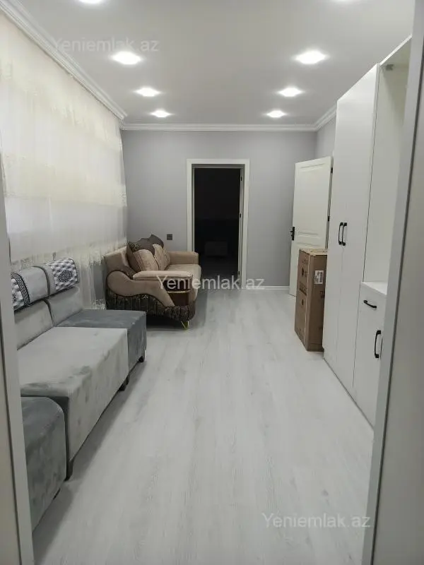 Satılır 3 otaqlı köhnə tikili 80 m²