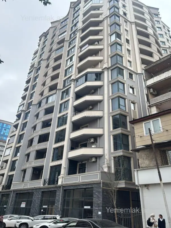 Satılır 3 otaqlı yeni tikili 120 m²