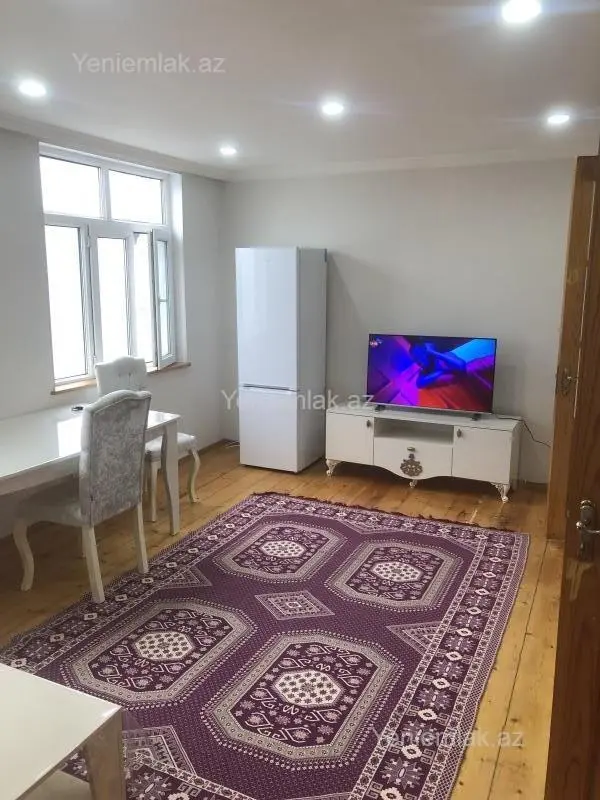Satılır 2 otaqlı köhnə tikili 50 m²