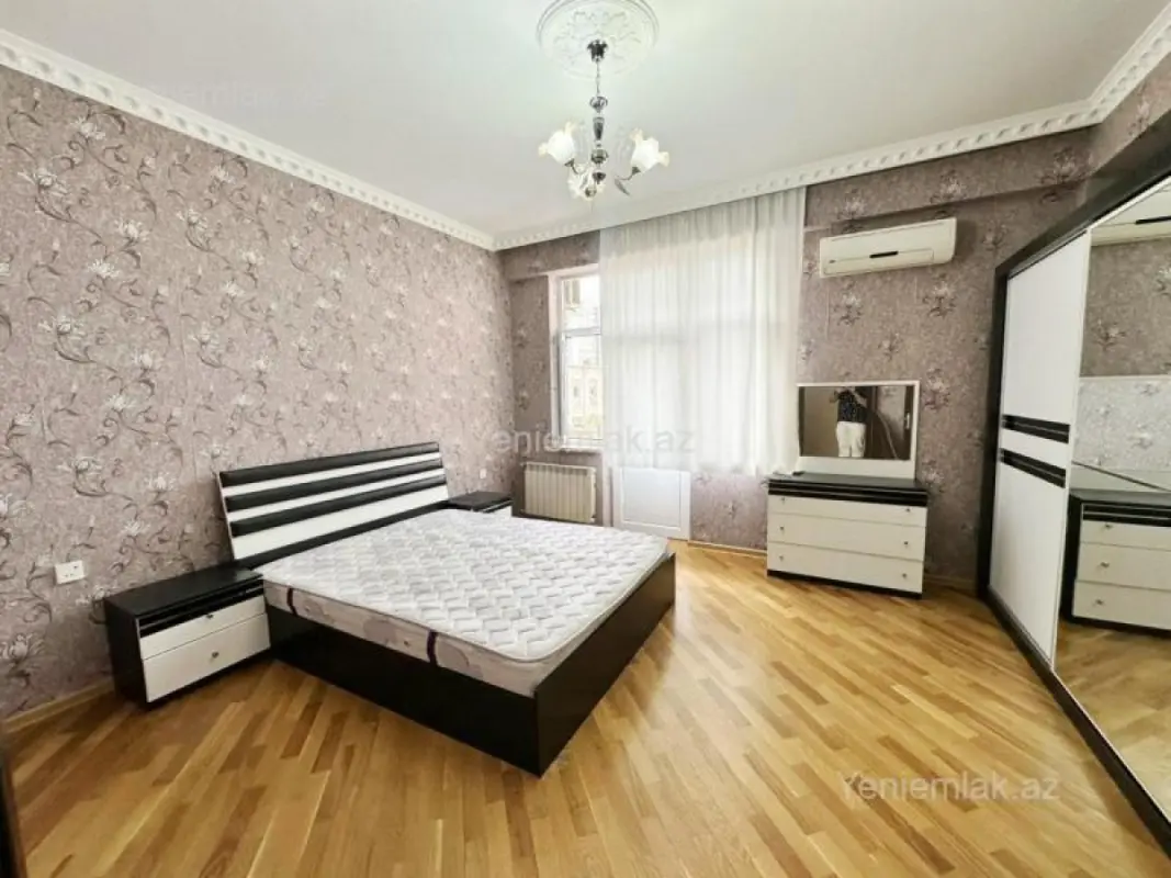 Satılır 2 otaqlı yeni tikili 87 m²