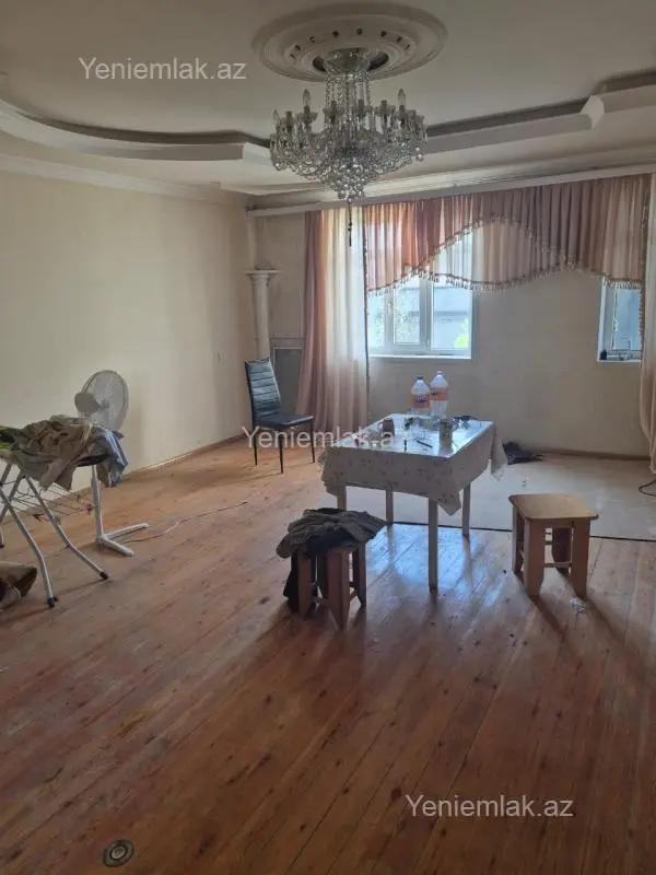 Satılır 4 otaqlı köhnə tikili 110 m²