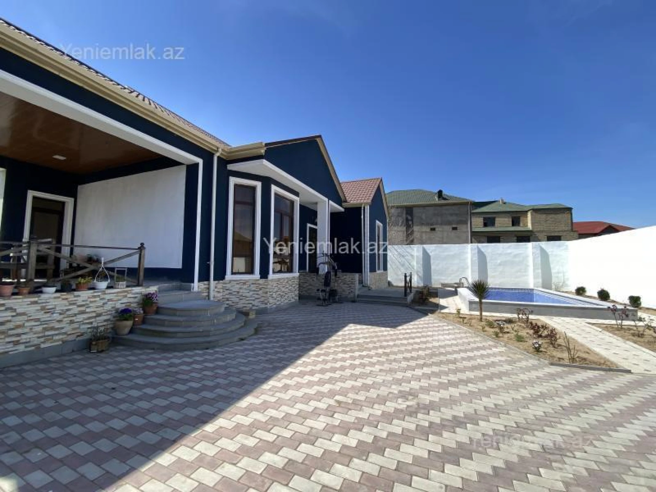 Satılır 4 otaqlı həyət evi 240 m²