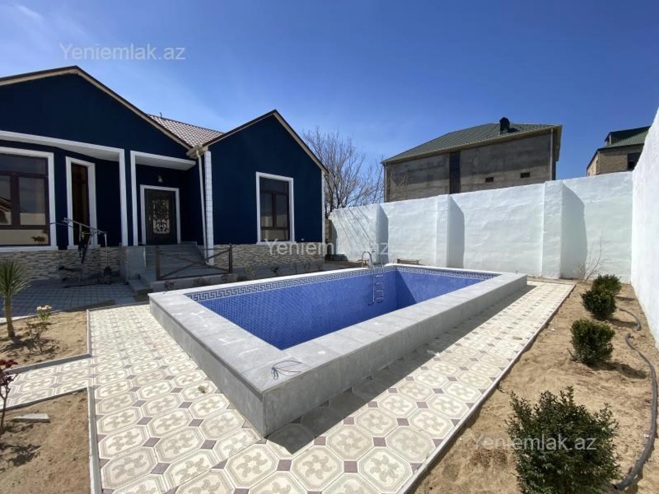 Satılır 4 otaqlı həyət evi 240 m²