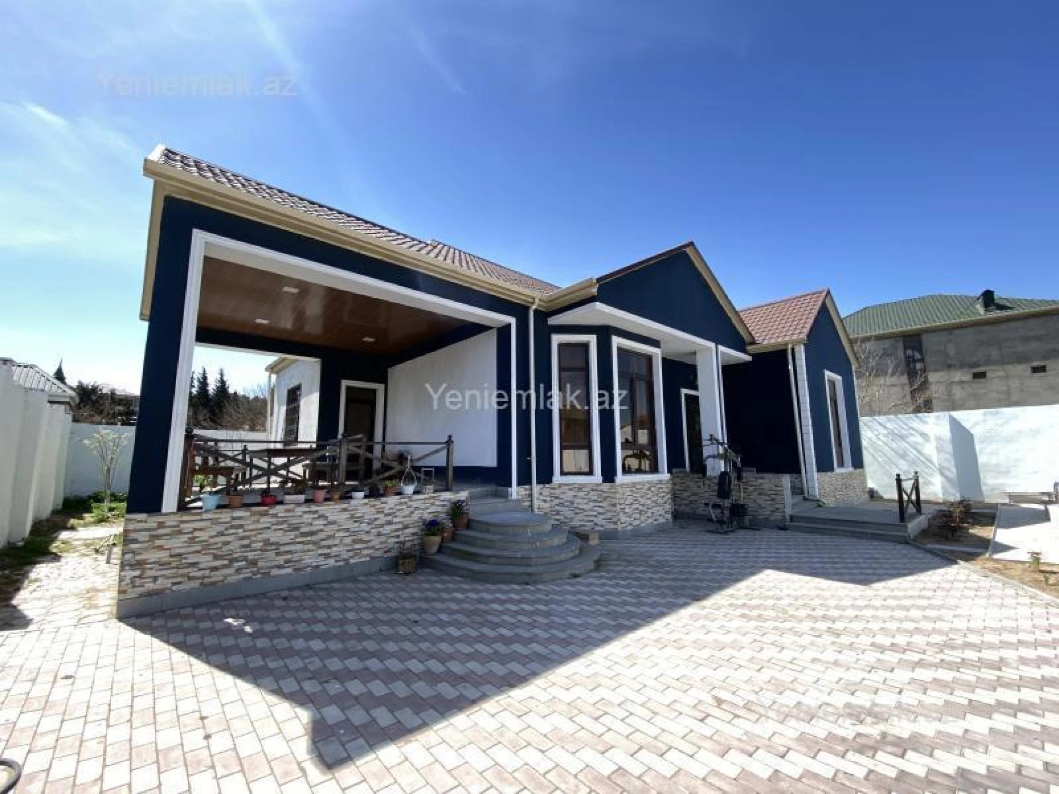 Satılır 4 otaqlı həyət evi 240 m²