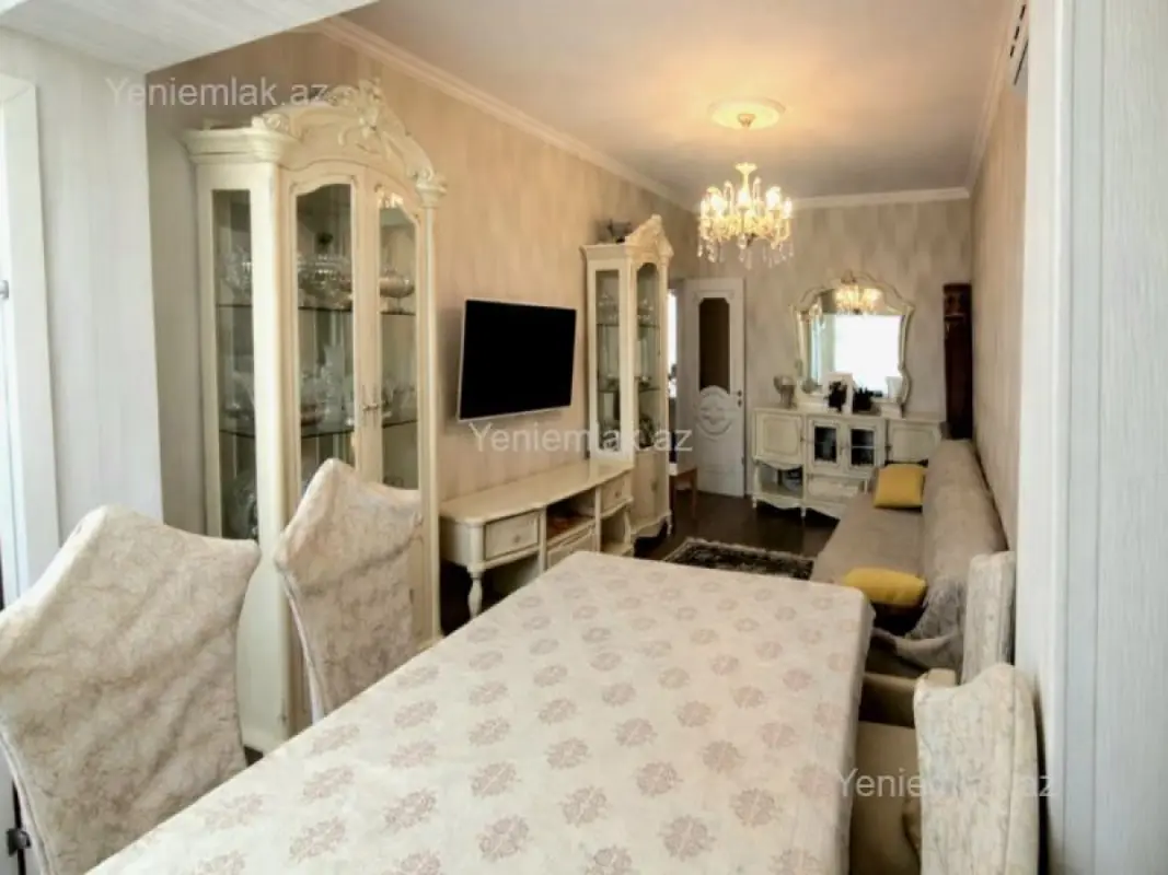 Satılır 2 otaqlı köhnə tikili 65 m²