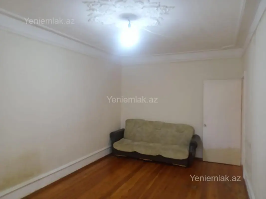 Satılır 1 otaqlı köhnə tikili 45 m²