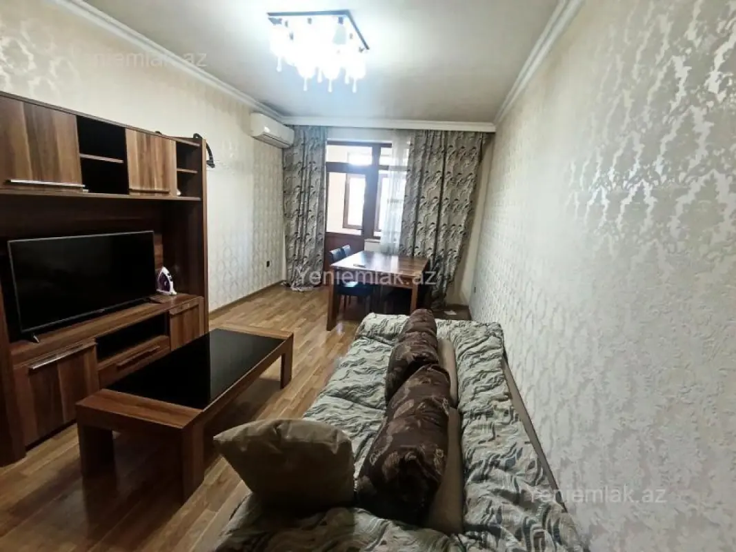 Satılır 2 otaqlı köhnə tikili 60 m²