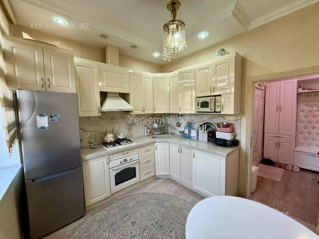 Satılır 2 otaqlı köhnə tikili 55 m²