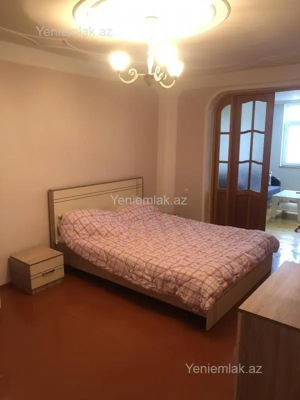 Satılır 1 otaqlı köhnə tikili 50 m²