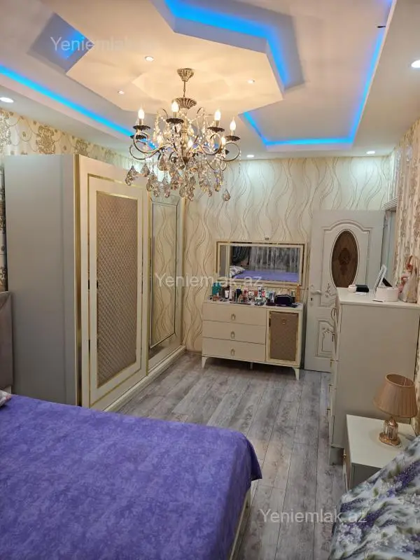 Satılır 4 otaqlı köhnə tikili 90 m²
