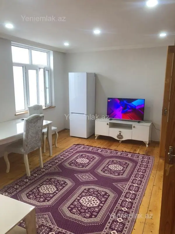 Satılır 1 otaqlı köhnə tikili 52 m²