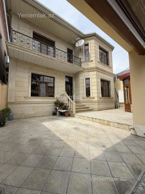 Satılır 4 otaqlı həyət evi 180 m²