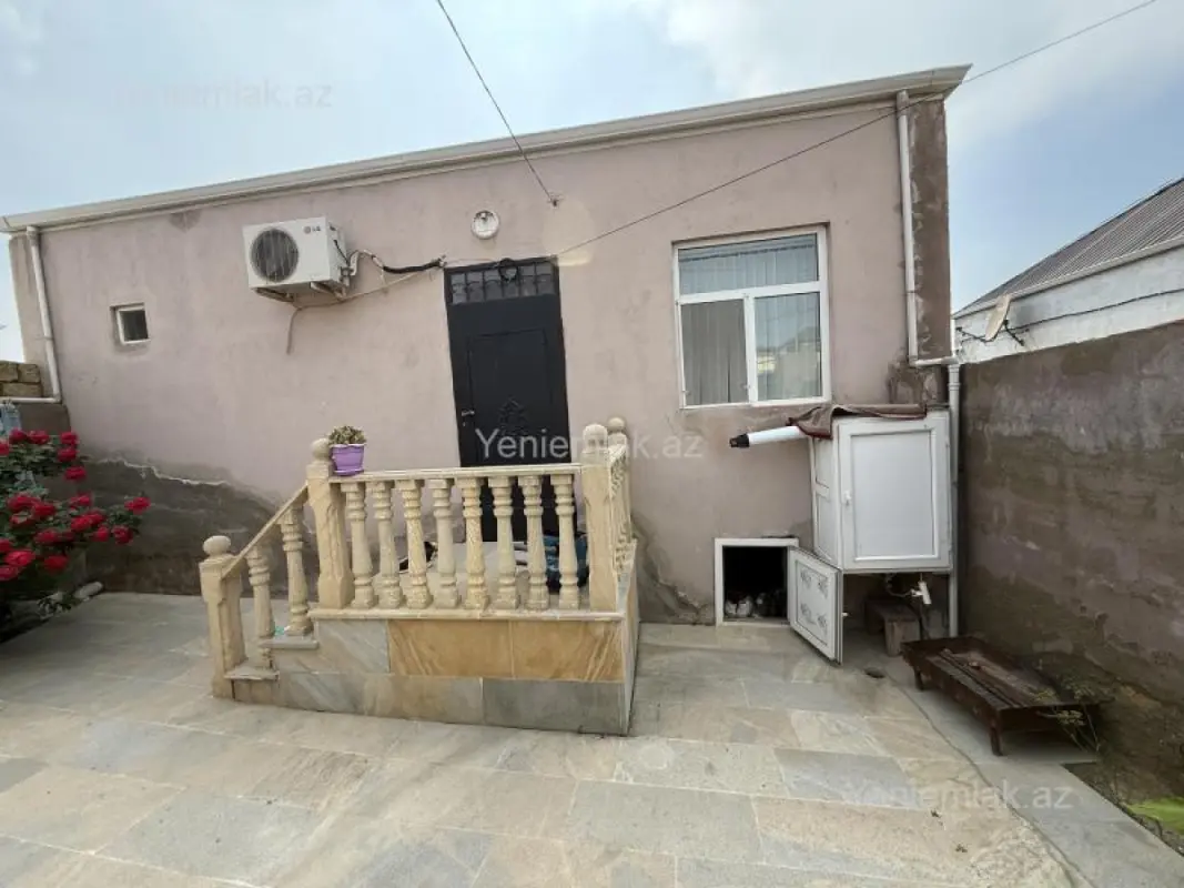 Satılır 2 otaqlı həyət evi 75 m²