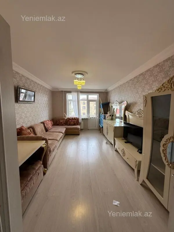 Satılır 3 otaqlı köhnə tikili 90 m²