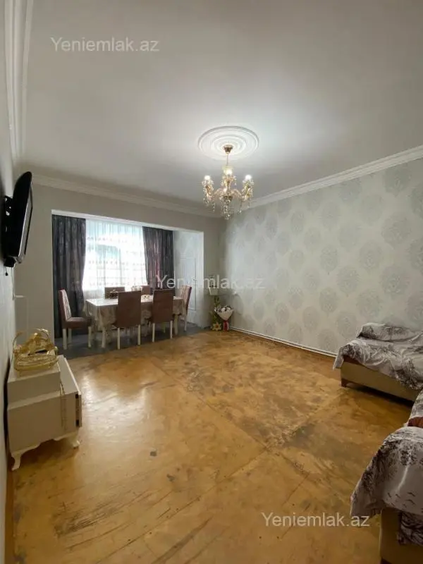 Satılır 2 otaqlı köhnə tikili 55 m²