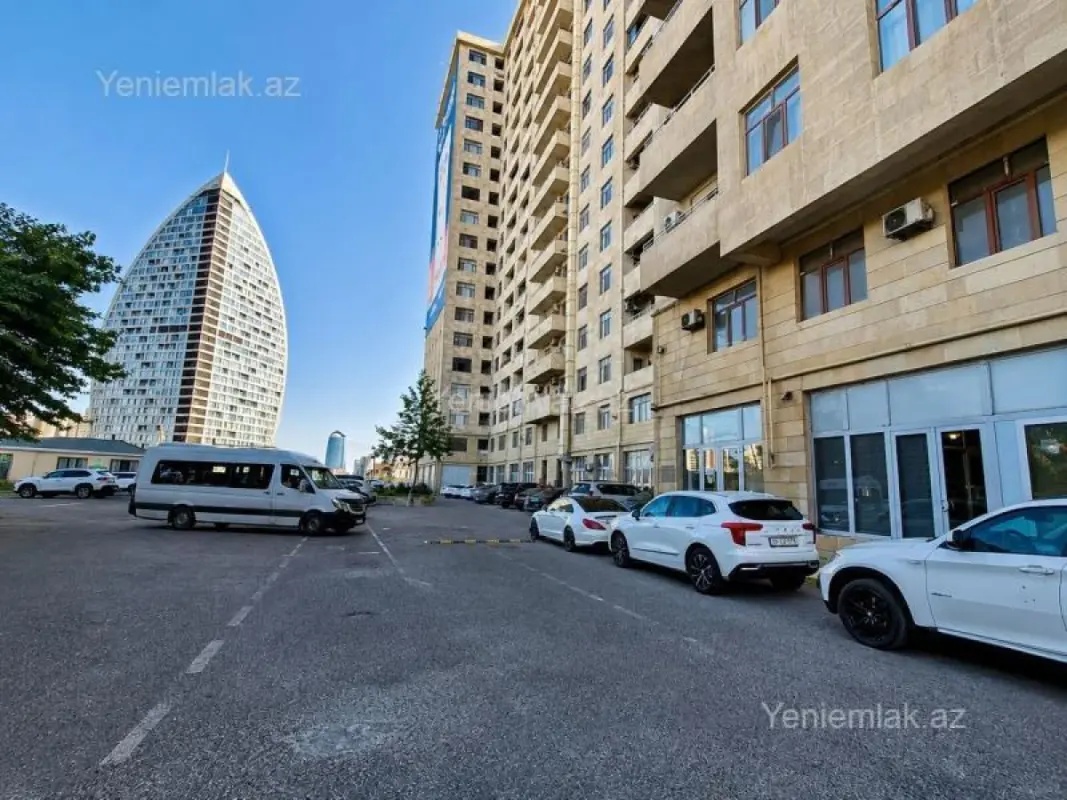 Satılır 4 otaqlı yeni tikili 170 m²