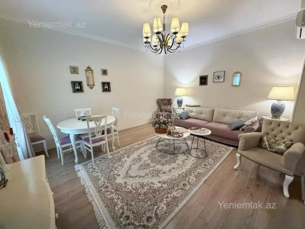 Satılır 4 otaqlı köhnə tikili 110 m²