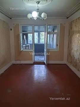 Satılır 1 otaqlı köhnə tikili 30 m² — Sumqayıt, 4-cü mikrorayon 1 otaq 30.00 m²