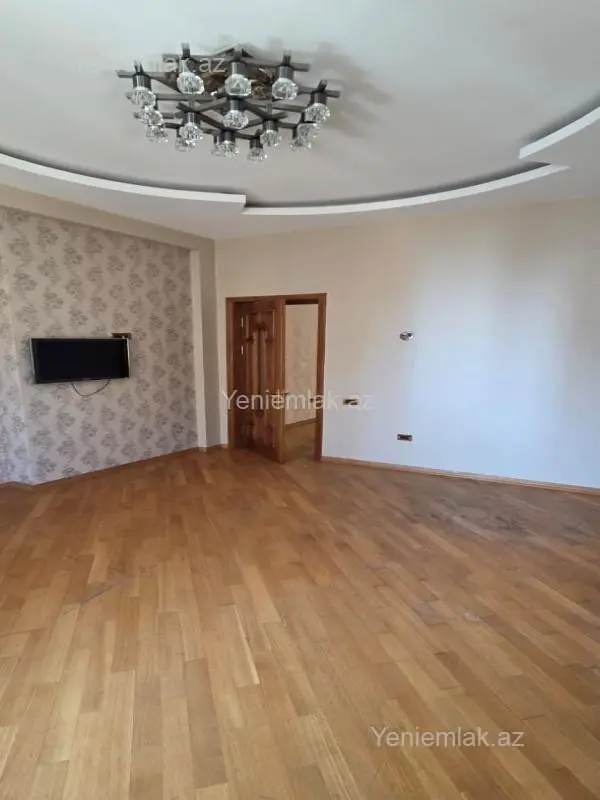 Satılır 4 otaqlı yeni tikili 200 m²