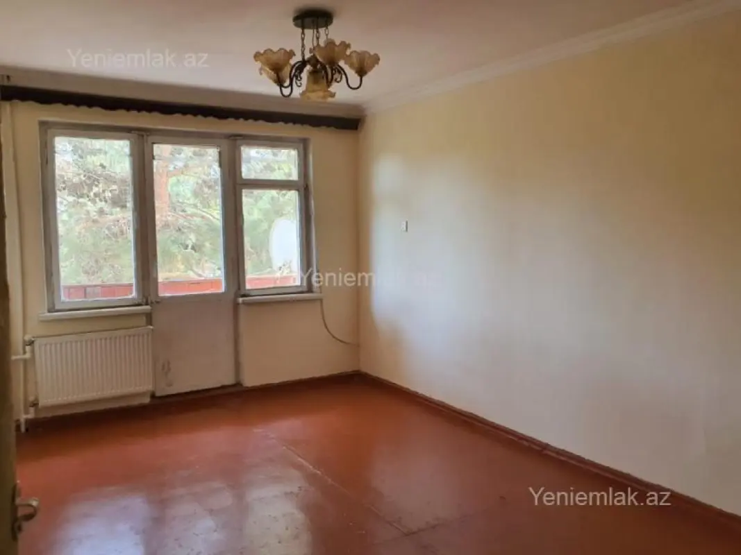 Satılır 1 otaqlı köhnə tikili 32 m²