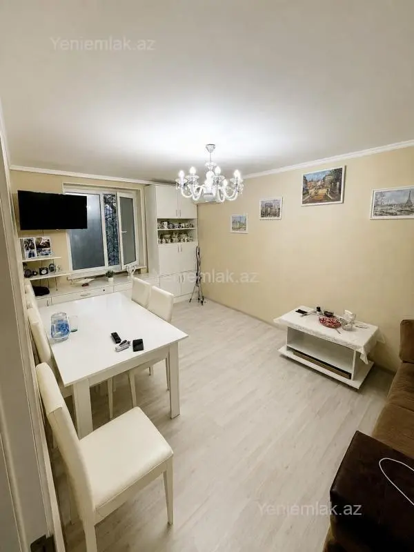 Satılır 2 otaqlı köhnə tikili 45 m²