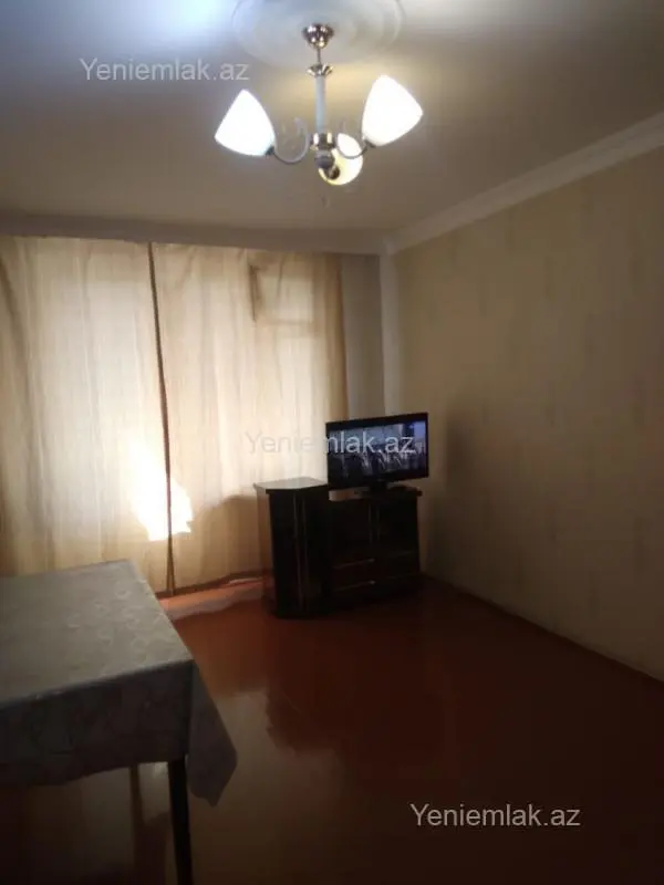 Satılır 2 otaqlı köhnə tikili 44 m²