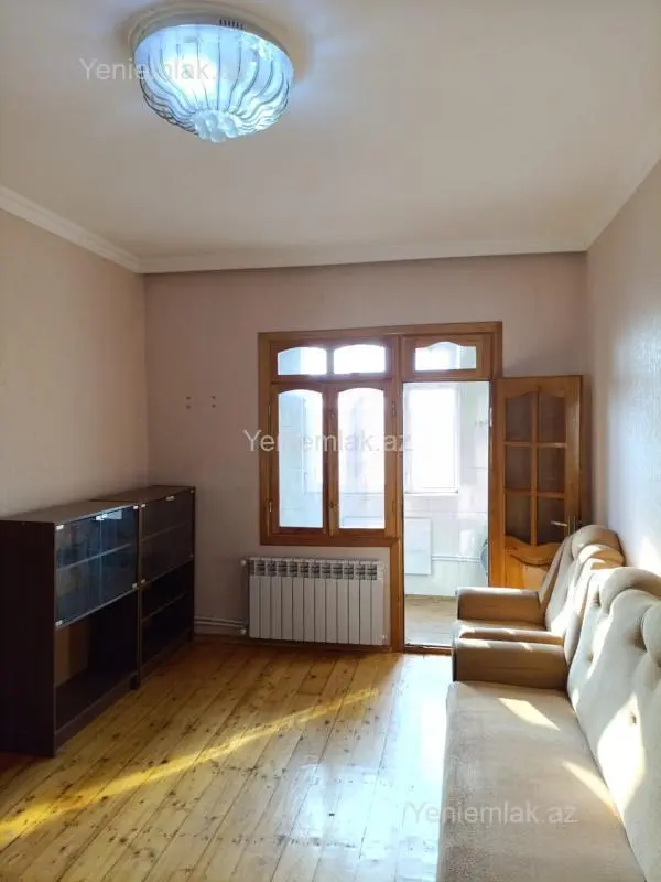 Satılır 1 otaqlı köhnə tikili 36 m²