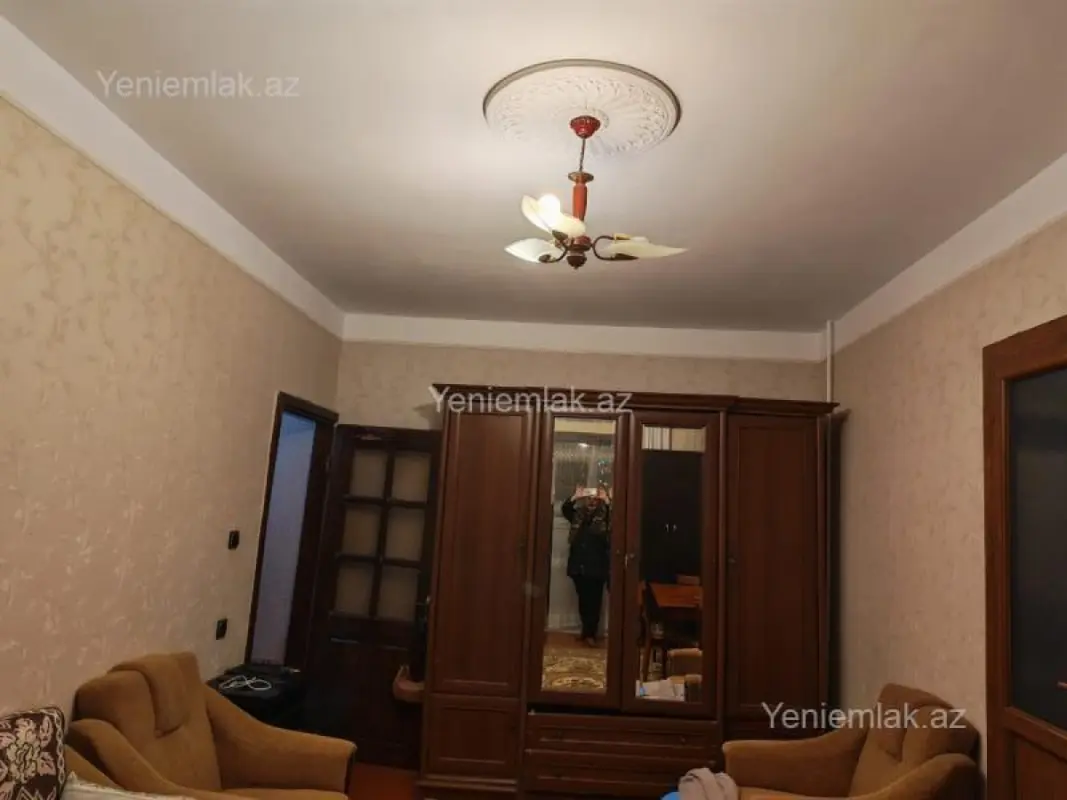 Satılır 2 otaqlı köhnə tikili 50 m²