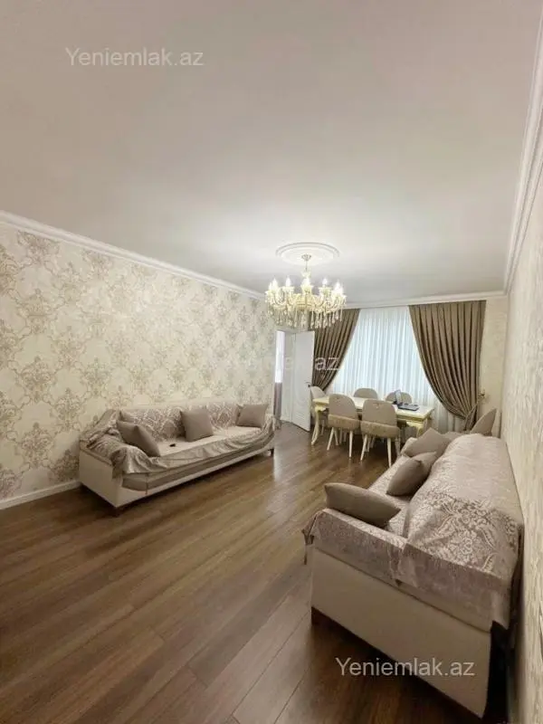 Satılır 4 otaqlı köhnə tikili 110 m²