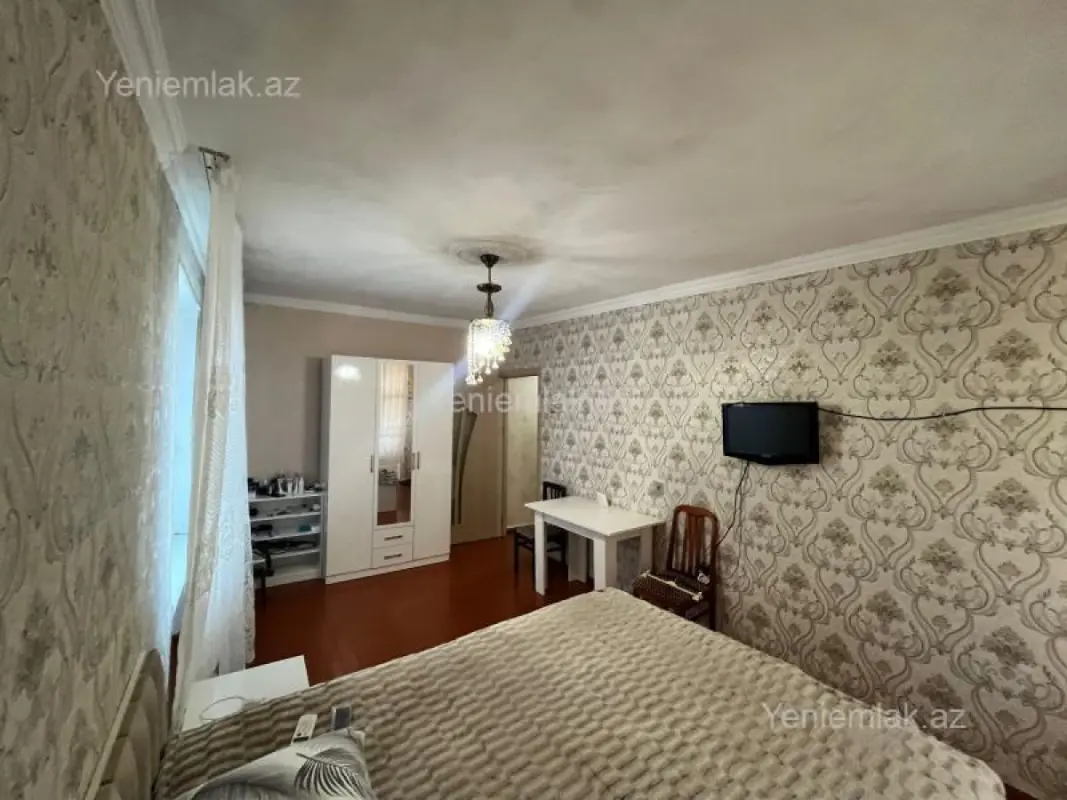 Satılır 1 otaqlı köhnə tikili 32 m²