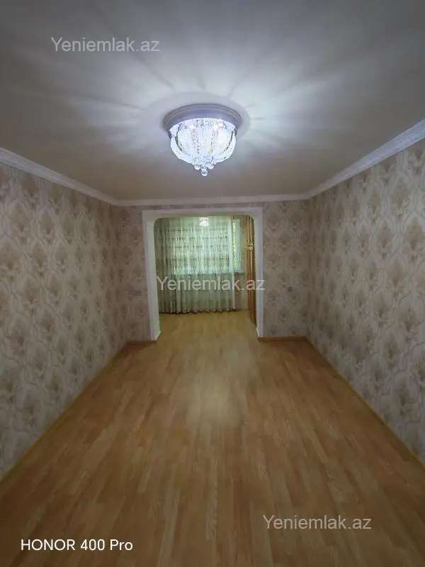 Satılır 1 otaqlı köhnə tikili 32 m²
