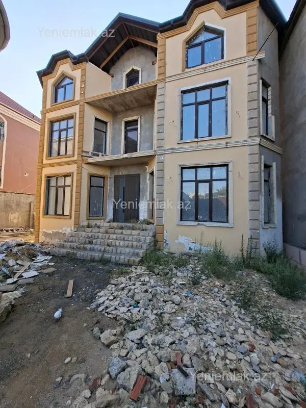 Satılır 7 otaqlı həyət evi 430 m²