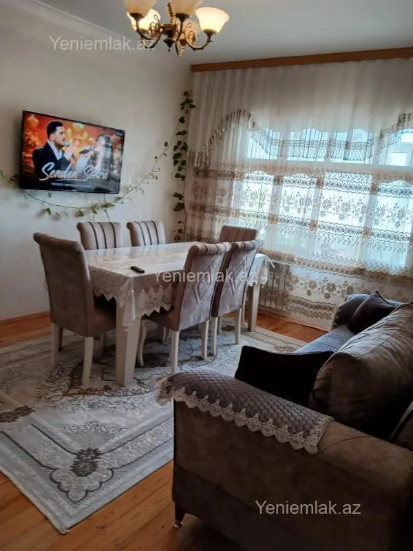Satılır 4 otaqlı köhnə tikili 85 m²