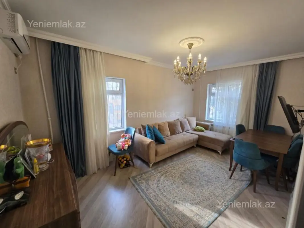 Satılır 2 otaqlı köhnə tikili 53 m²