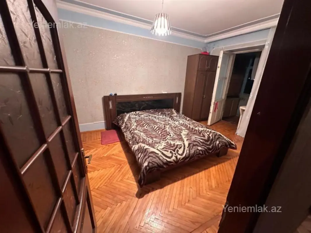 Satılır 3 otaqlı köhnə tikili 68 m²