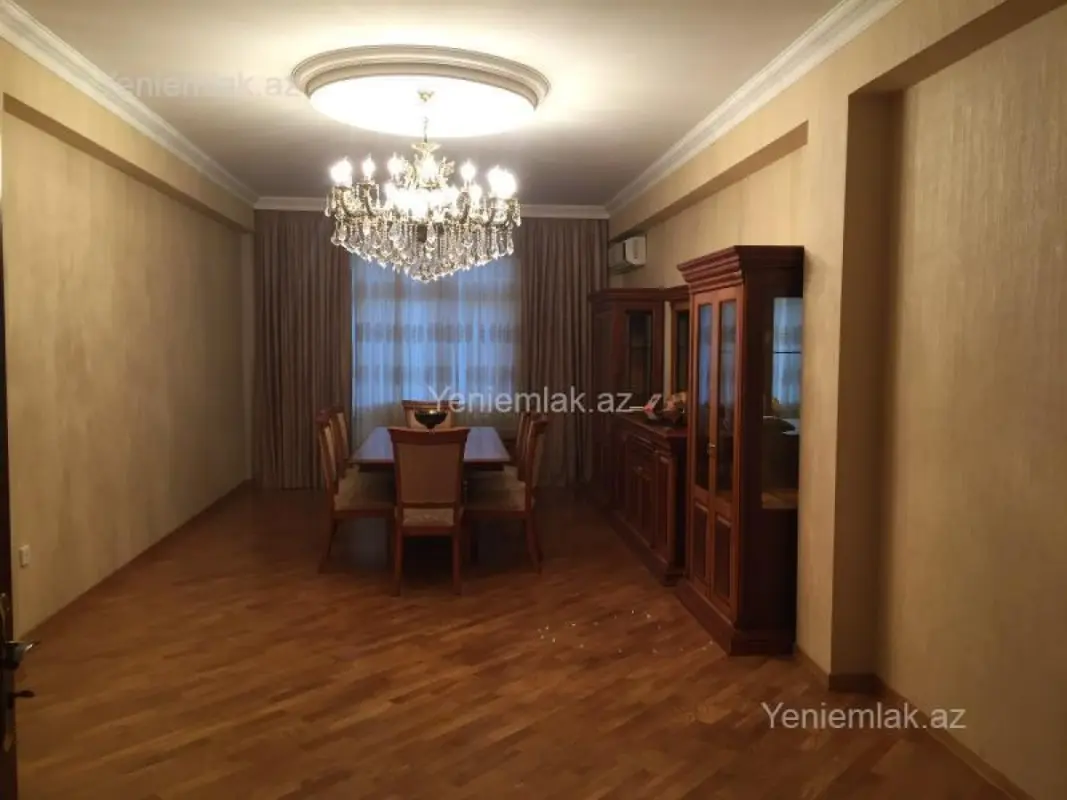 Satılır 3 otaqlı yeni tikili 135 m²