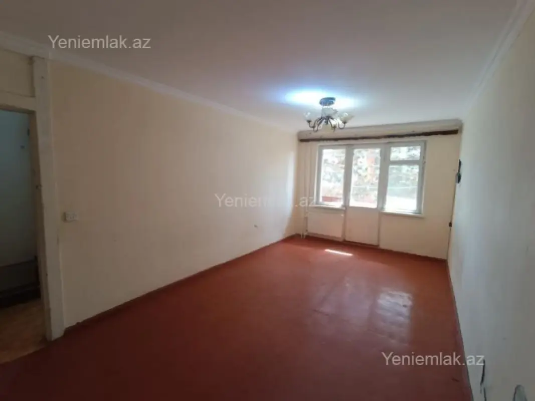 Satılır 1 otaqlı köhnə tikili 32 m²