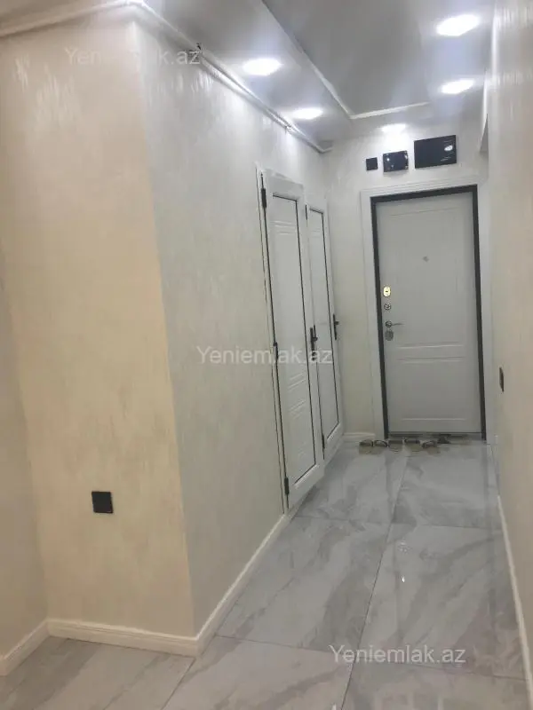 Satılır 2 otaqlı köhnə tikili 65 m²