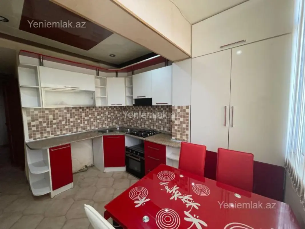 Satılır 4 otaqlı köhnə tikili 87 m²