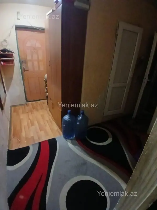 Satılır 1 otaqlı köhnə tikili 34 m²