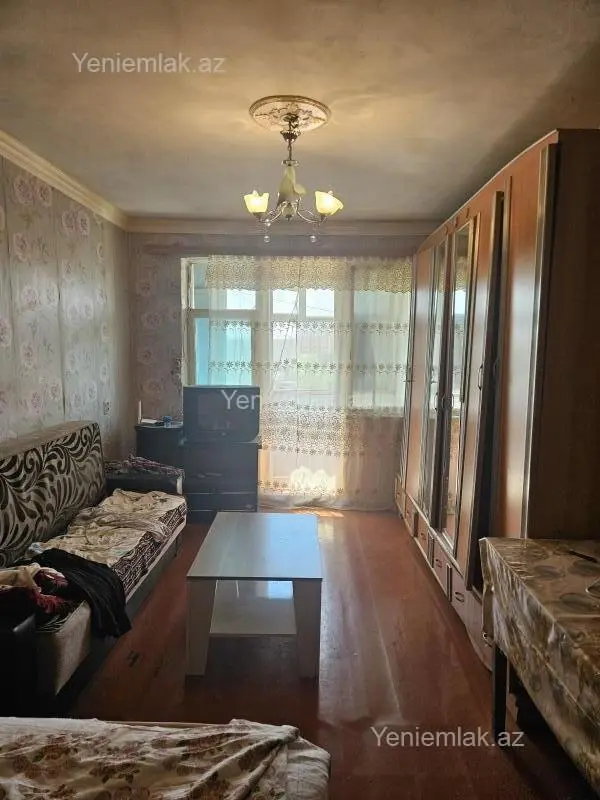 Satılır 1 otaqlı köhnə tikili 33 m²