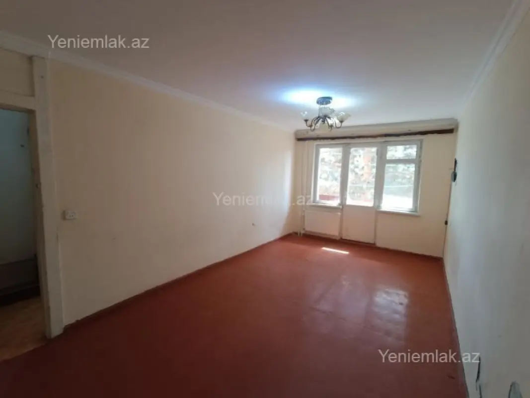 Satılır 1 otaqlı köhnə tikili 30 m²