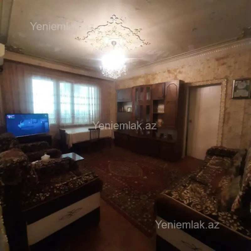 Satılır 4 otaqlı köhnə tikili 90 m²