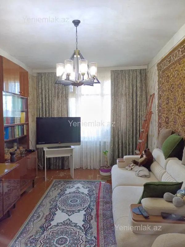 Satılır 2 otaqlı köhnə tikili 56 m²