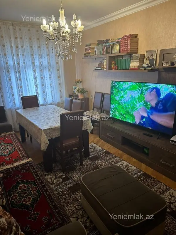 Satılır 4 otaqlı köhnə tikili 90 m²