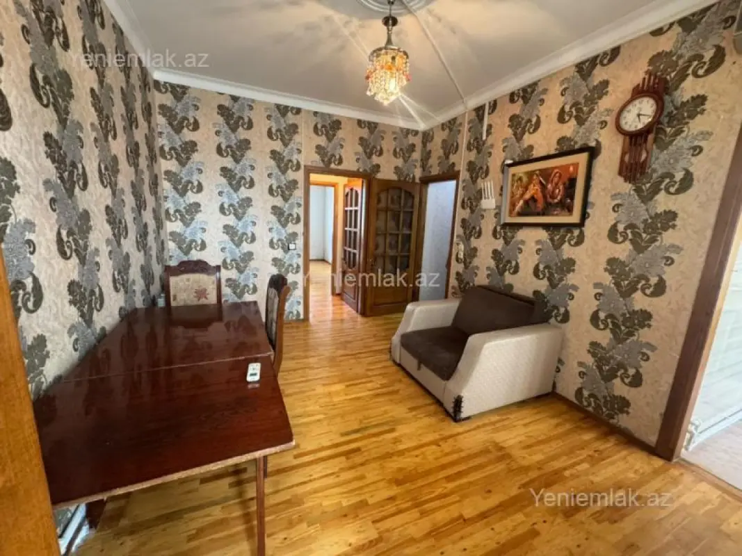 Satılır 2 otaqlı köhnə tikili 60 m²