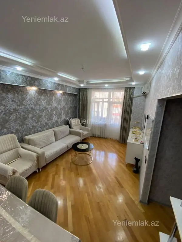 Satılır 3 otaqlı yeni tikili 82 m²